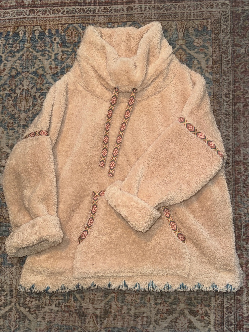 Sundance Large Mountain Loft Cream oversized Sherpa Pullover SW Bands and Trim